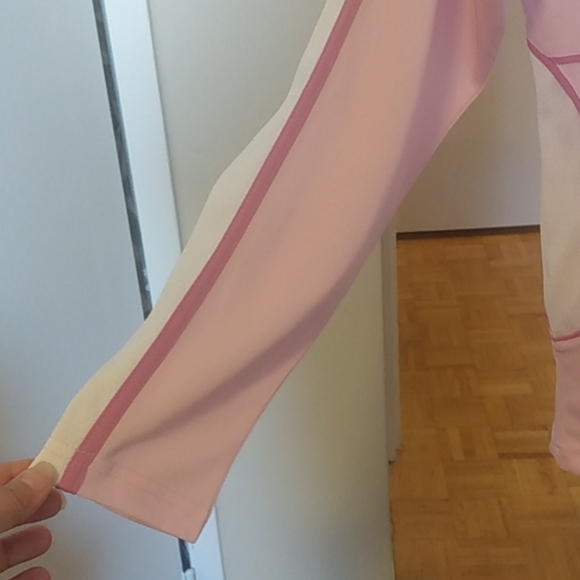 Jersey- Toronto Maple Leafs Women's Hockey Jersey - Picture 4 of 5